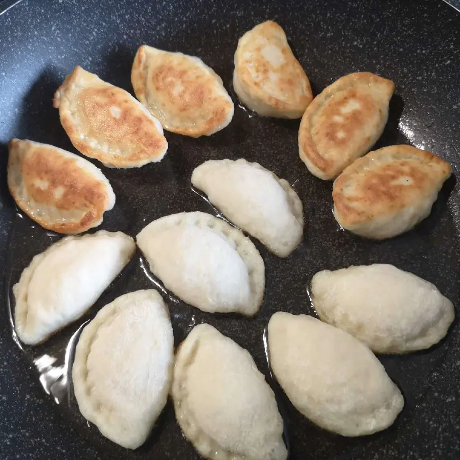 Pirohy z kyslého mlieka - vyprážanie pirohov