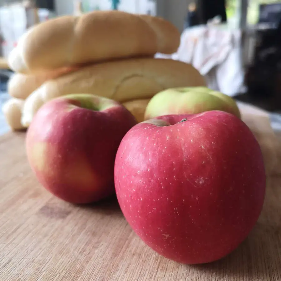 Jablková žemľovka